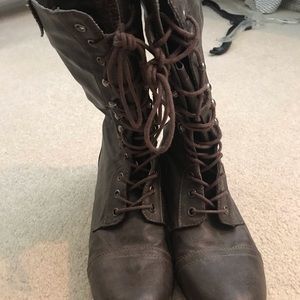 Steve Madden “Geirard” combat boot. Dark brown.